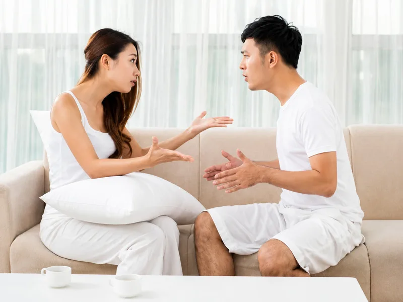 Giấc mơ cãi nhau với người yêu cũ có thể liên quan đến những cảm xúc tiêu cực, lời chưa nói hoặc mâu thuẫn chưa được khép lại.