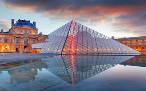 Bảo tàng Louvre – Biểu tượng nghệ thuật và kiến trúc nổi tiếng của nước Pháp